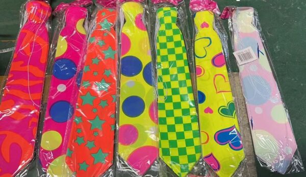 Corbata Delgada para Fiesta Estampada de Plástico