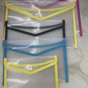 Carpeta Plástica Transparente con Broche Borde de Colores