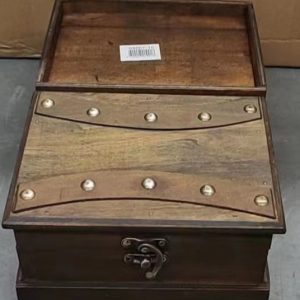 Baúl de Madera Cuadrado 2 Rayas 5 Remaches