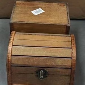 Baúl de Madera Cuadrado Curvo Cierre al Frente