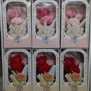 Ramo De Rosa Con Clavel En Caja