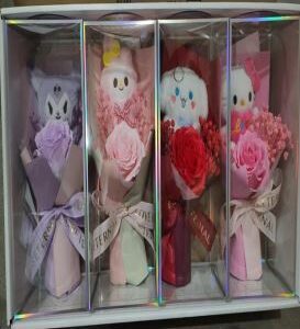 Ramo De Rosa Con Peluche Sanrio