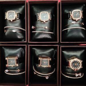 Reloj De Mujer Con Pulsera Color Negro En Caja